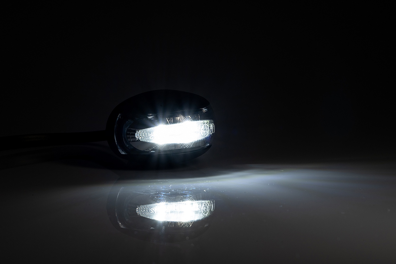 Габаритный светодиодный фонарь Fristom FT-012 B LED белый
