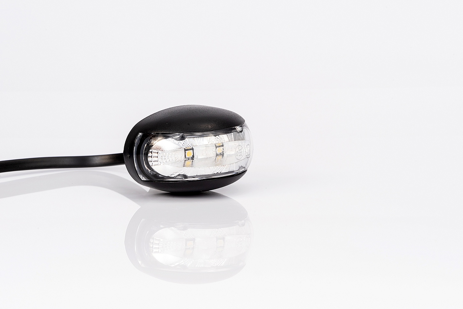 Габаритный светодиодный фонарь Fristom FT-012 B LED белый